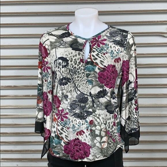 šļøEnnieā&āMarlisātopĀ sizeāsmall,āfauxāwrap. - Picture 3 of 8